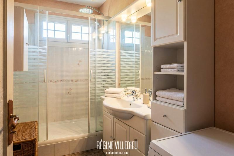 Maison traditionnelle - 85 m² - 5 pièces