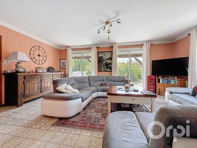 Maison - 180 m² - 7 pièces