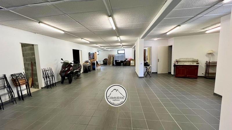 Maison - 212 m² - 6 pièces