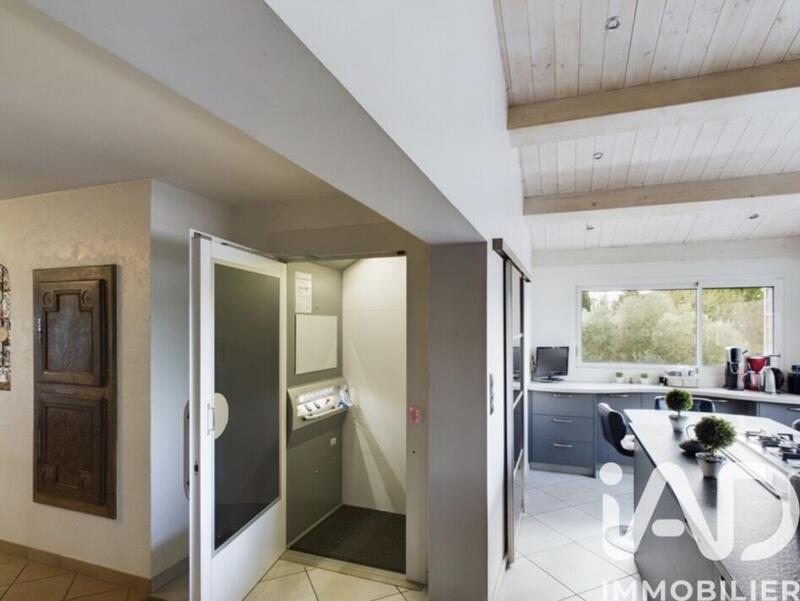 Maison - 375 m² - 14 pièces