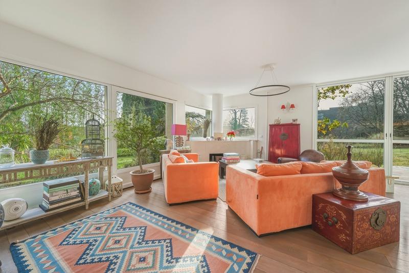 Maison - 237 m² - 8 pièces