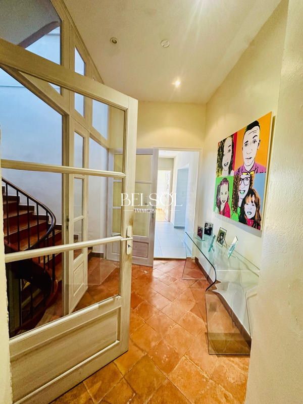 Maison - 458 m² - 7 pièces