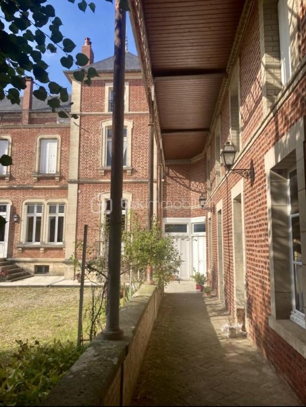 Demeure - 600 m² - 14 pièces