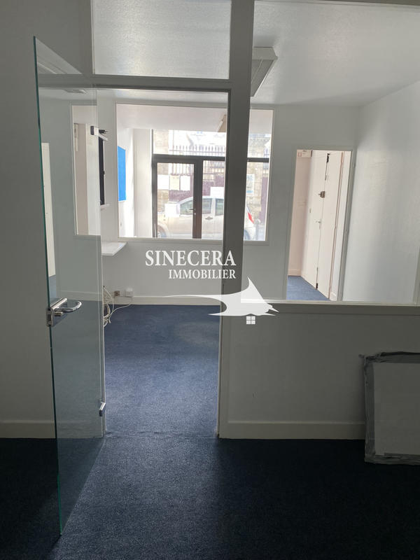 Local d'activités - 64 m²
