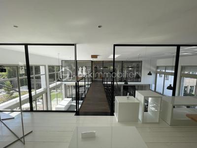 Local commercial - 250 m² - 8 pièces