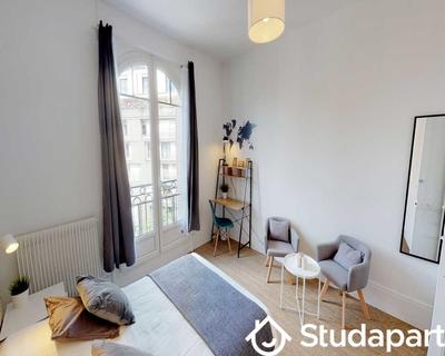 Chambre - 120 m² - 1 pièce