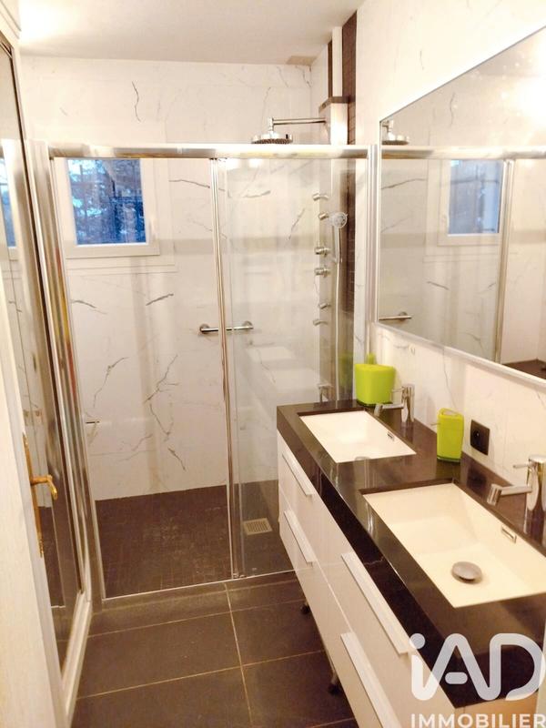 Maison - 205 m² - 6 pièces