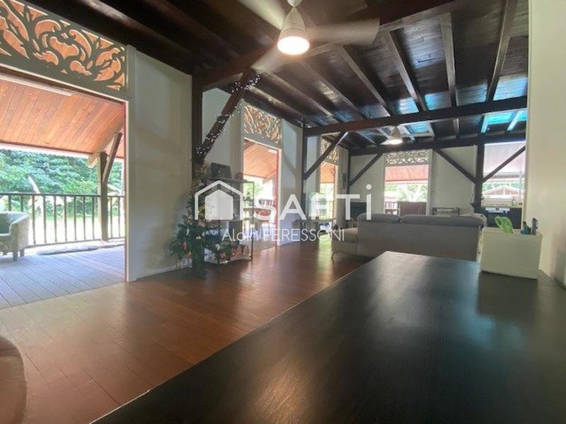 Maison - 180 m² - 6 pièces