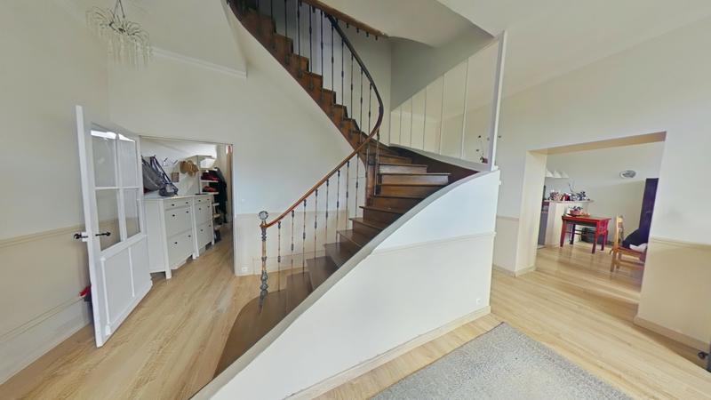 Maison de ville - 180 m² - 7 pièces