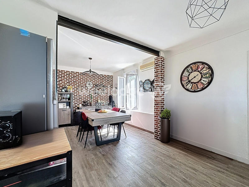 Maison - 90 m² - 5 pièces