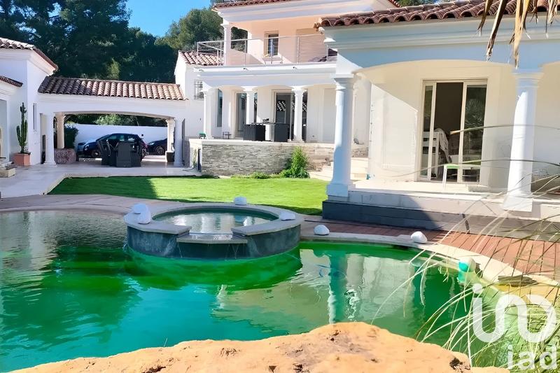 Maison - 301 m² - 11 pièces