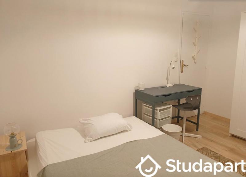 Chambre - 10 m² - 1 pièce