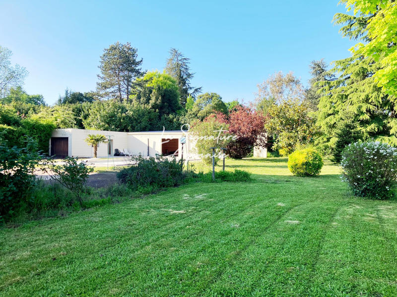 Maison - 217 m² - 7 pièces