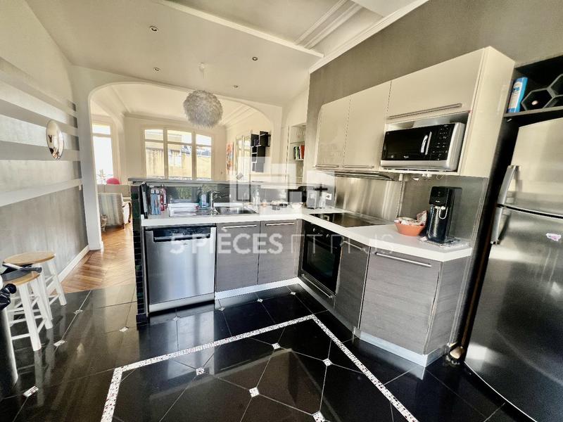 Appartement bourgeois - 130 m² - 6 pièces