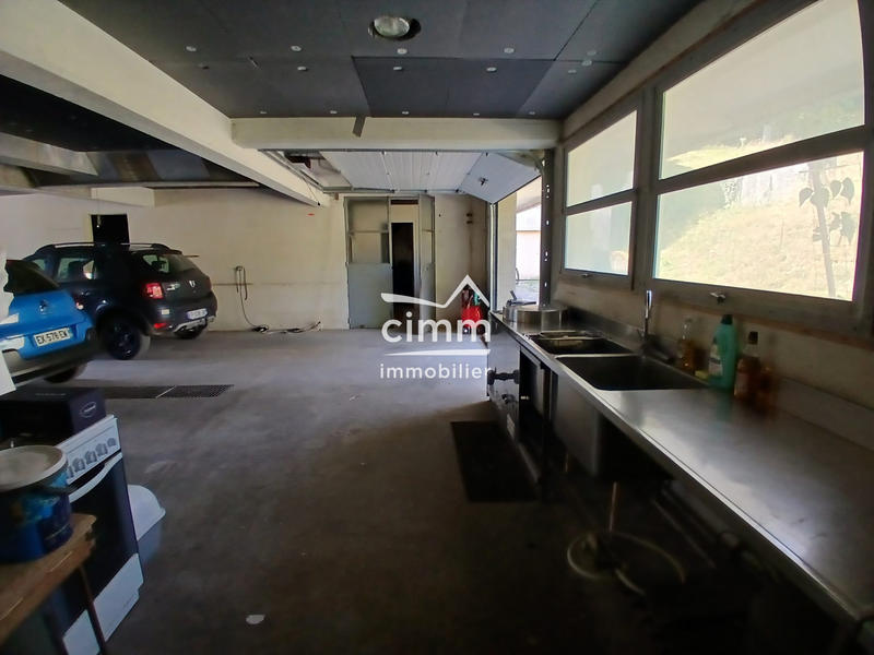 Maison - 240 m² - 4 pièces