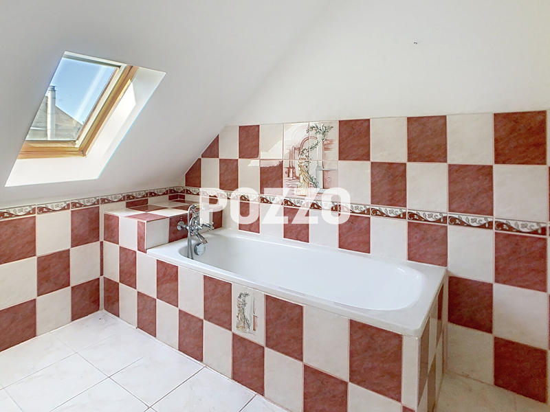 Maison - 90 m² - 5 pièces