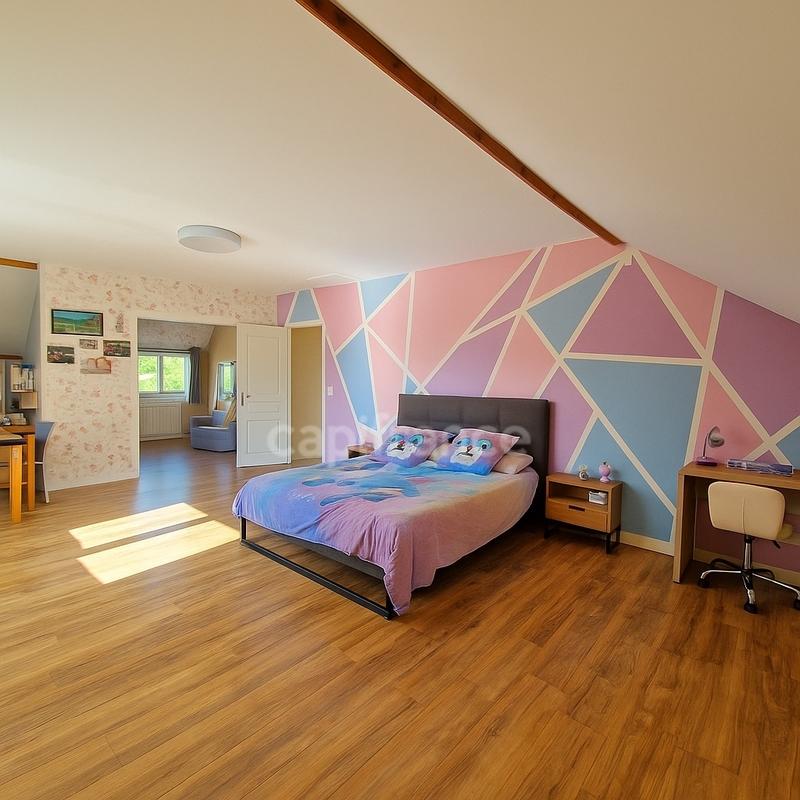 Maison - 222 m² - 8 pièces