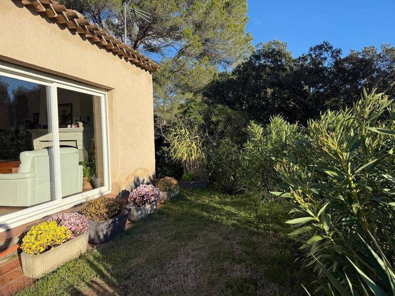 Maison - 1 400 m² - 5 pièces