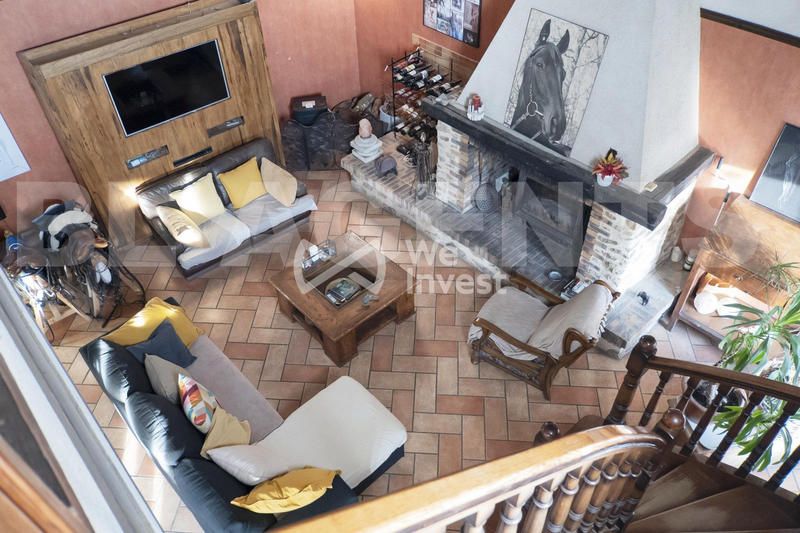 Maison - 220 m² - 9 pièces