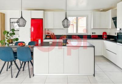 Maison - 142 m² - 5 pièces