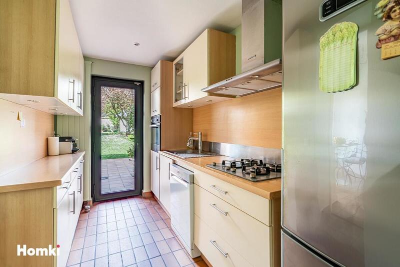 Maison - 252 m² - 11 pièces