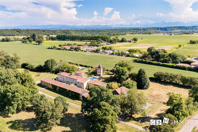 Château - 520 m² - 12 pièces