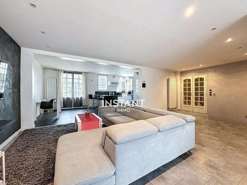 Maison - 266 m² - 7 pièces