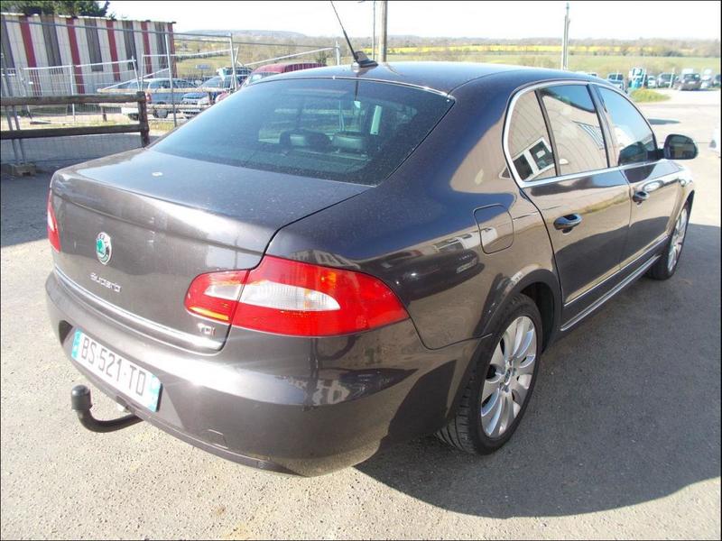 Skoda Superb Praha 2.0 Tdi 140 Cv