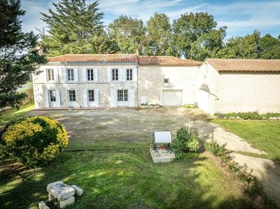 Maison de maîtres - 141 m² - 7 pièces