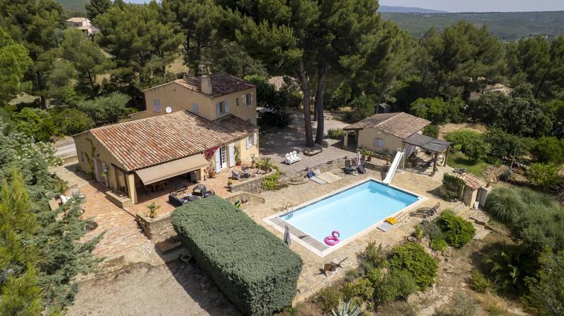 Villa - 246 m² - 7 pièces