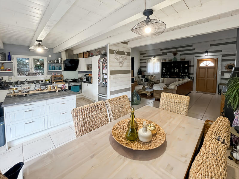 Maison - 198 m² - 8 pièces