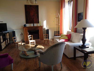 Maison - 250 m² - 13 pièces