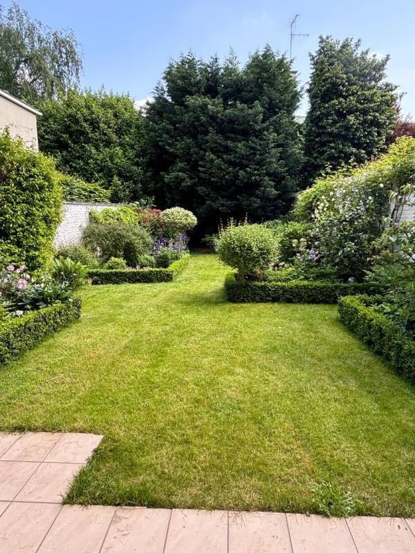 Maison - 240 m² - 8 pièces