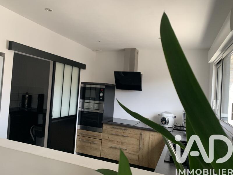 Maison - 99 m² - 5 pièces