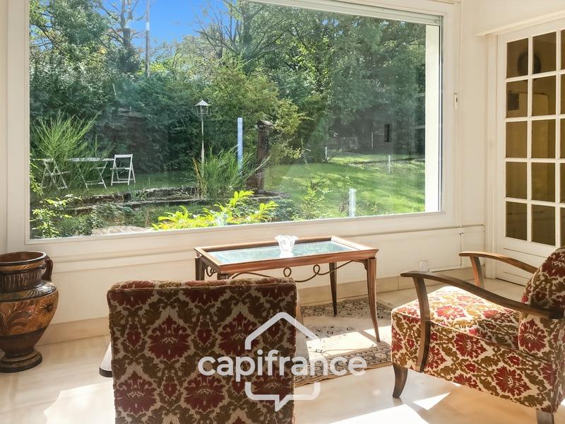 Villa - 280 m² - 9 pièces