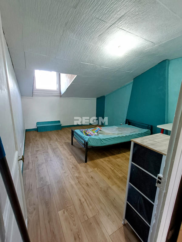 Maison - 187 m² - 12 pièces