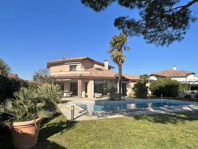 Villa - 216 m² - 7 pièces