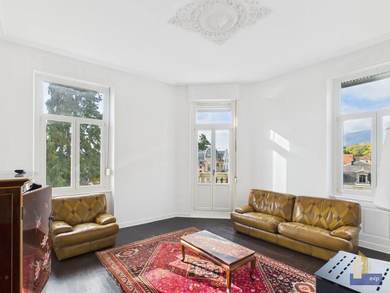 Maison - 443 m² - 17 pièces