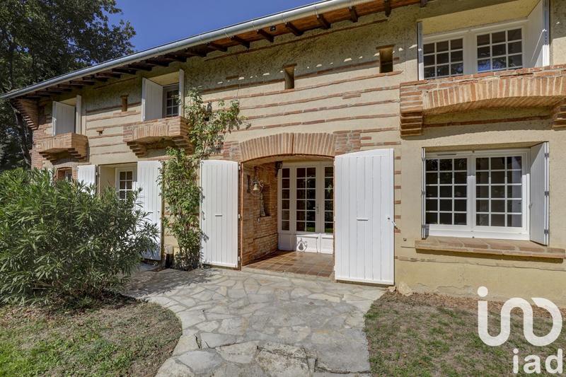 Maison - 369 m² - 11 pièces