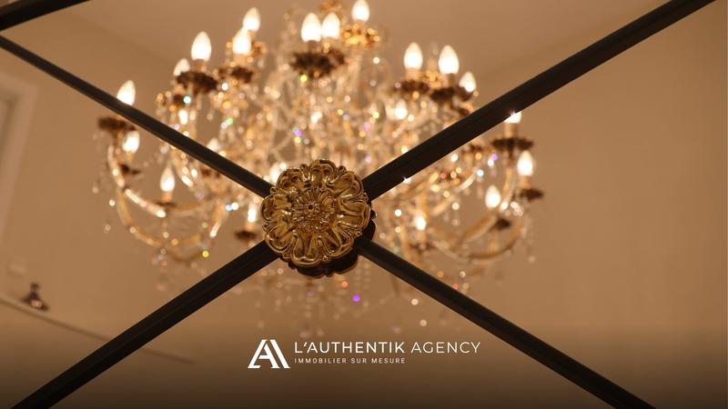 Villa - 366 m² - 8 pièces