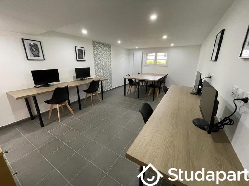 Chambre - 13 m² - 1 pièce