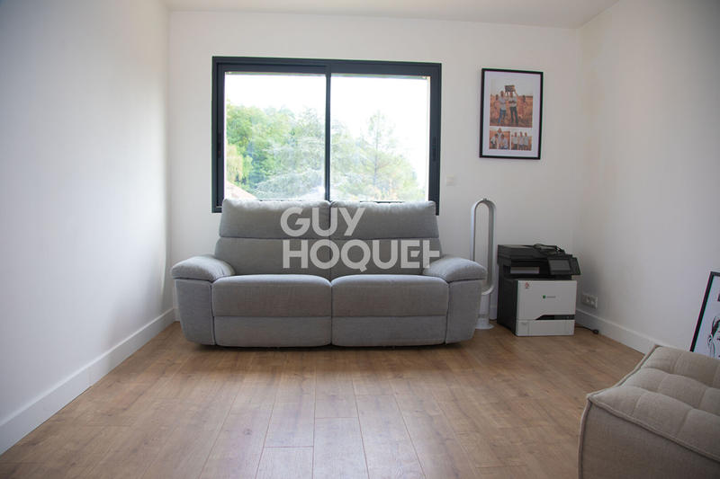 Maison - 231 m² - 9 pièces