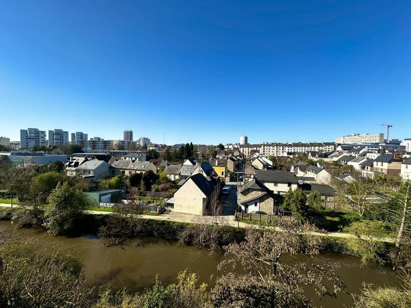 Appartement - 90 m² - 4 pièces