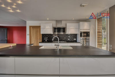 Maison contemporaine - 270 m² - 10 pièces