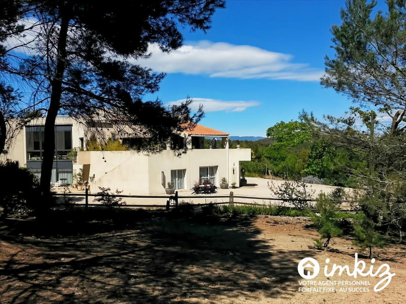 Maison - 307 m² - 15 pièces