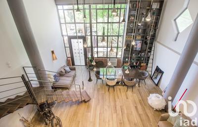 Loft - 153 m² - 6 pièces