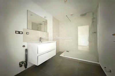 Appartement - 85 m² - 3 pièces