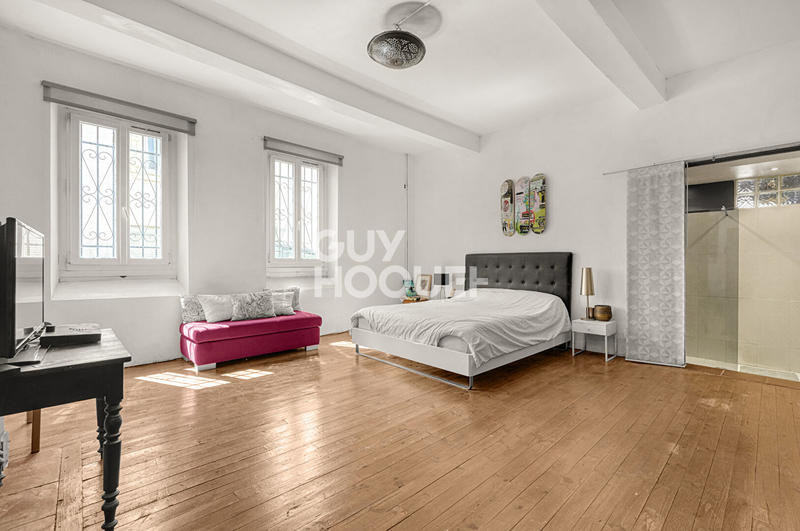 Maison - 255 m² - 7 pièces