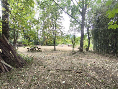 Terrain - 1 051 m²