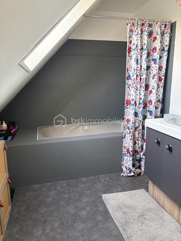 Maison - 146 m² - 6 pièces